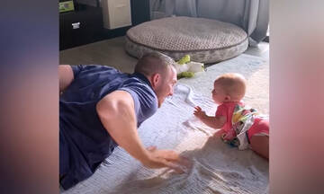 Μωρά γυμνάζονται με τους μπαμπάδες τους - Το βίντεο που έγινε viral