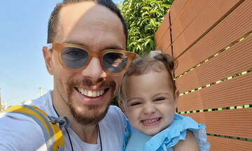 Λευτέρης Πετρούνιας: Η νέα elevator selfie με την κόρη του είναι απλά υπέροχη