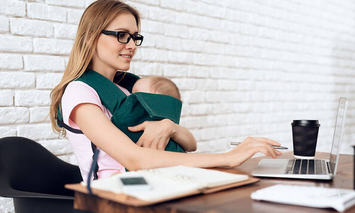 Η μητρότητα είναι μια δουλειά πλήρους απασχόλησης