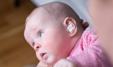 Ωτίτιδα στα μωρά: Αίτια, συμπτώματα και θεραπεία 
