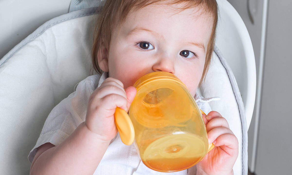 Χυμοί φρούτων: Πότε εισάγονται στη διατροφή του μωρού